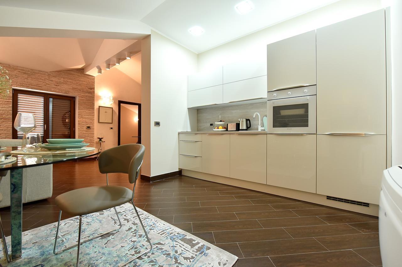 Maniva Penthouse By The Sea Apartment Kotor Exterior photo
